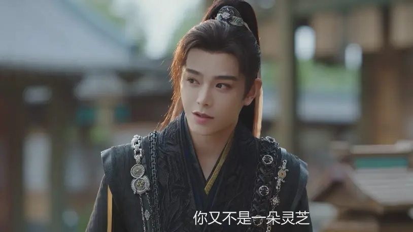 点点盈 短剧圈要变天了，古装剧《迎凤归》爆火，女主颜值惊艳众人