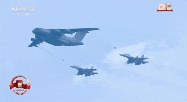 金牛速配 阅兵最帅女机长，是她