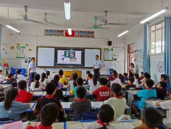 信弘配资 广西博白烟草：“未”爱而行 护航开学季